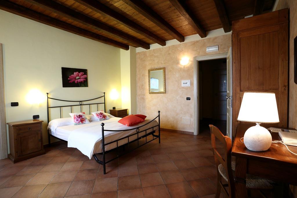 Agriturismo Creta Rossa Torre di Ruggiero Exterior foto
